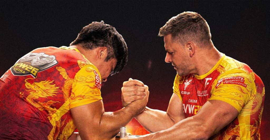 Raimonds Liepiņš un Rui Jiale pie galda East vs West 26 (EVW26)
